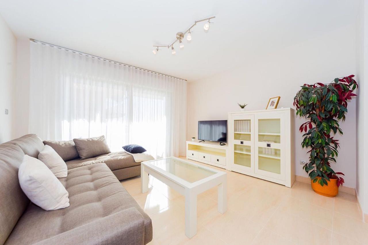 Luxury Seaside Apartment Torrevieja Exterior photo